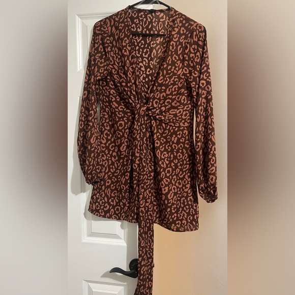Windsor Dresses & Skirts - Windsor leopard print dress